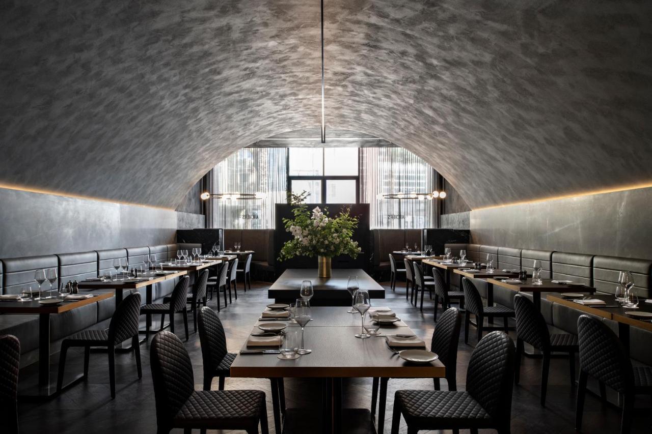 Melbourne Marriott Hotel Docklands Bagian luar foto Interior of the restaurant