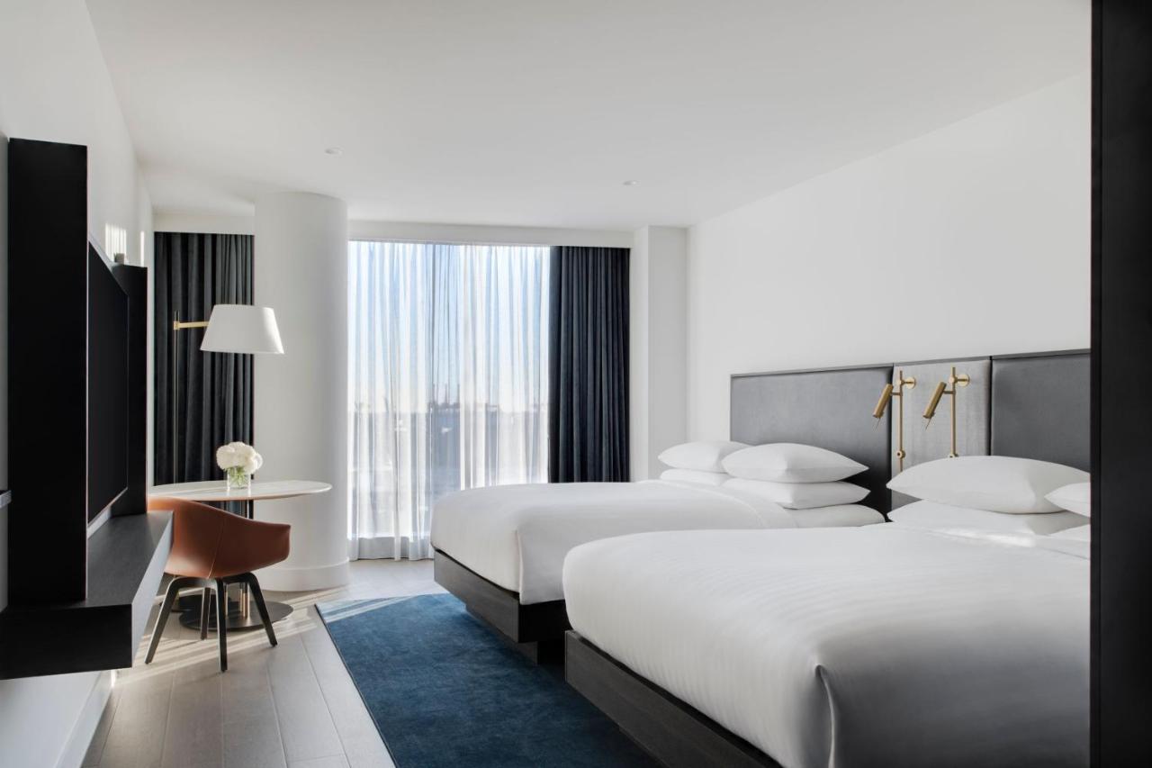 Melbourne Marriott Hotel Docklands Bagian luar foto