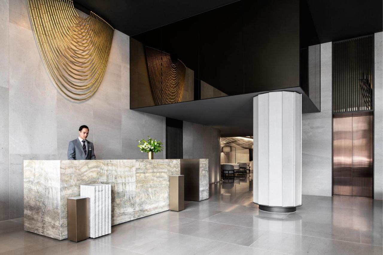 Melbourne Marriott Hotel Docklands Bagian luar foto The lobby of the hotel