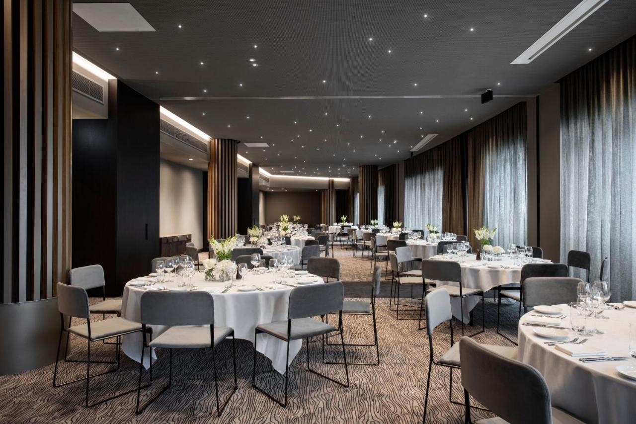 Melbourne Marriott Hotel Docklands Bagian luar foto The ballroom